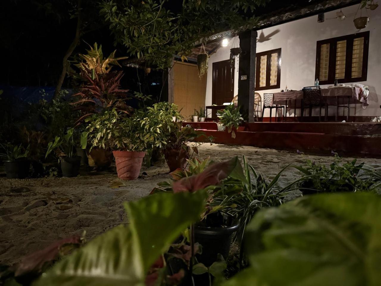 Marari Adonis Beach Villa Mararikulam Exteriör bild